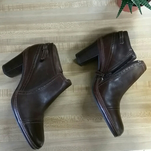 clarks heeled booties